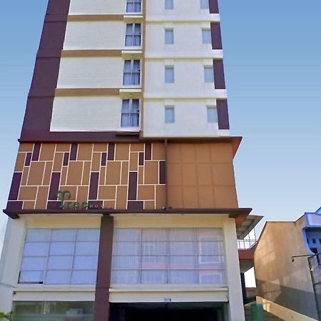 Tree Hotel Makassar Bagian luar foto