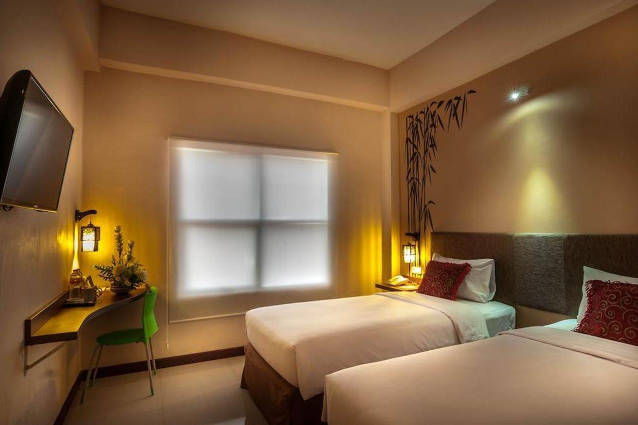 Tree Hotel Makassar Bagian luar foto