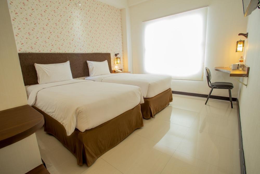 Tree Hotel Makassar Bagian luar foto