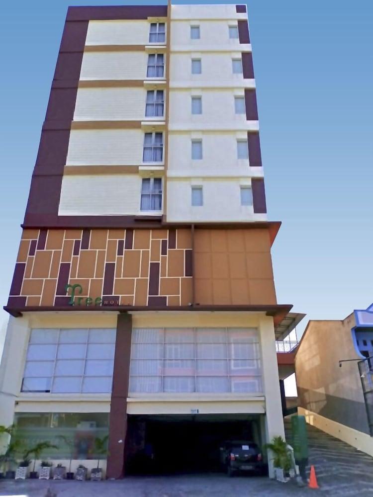 Tree Hotel Makassar Bagian luar foto