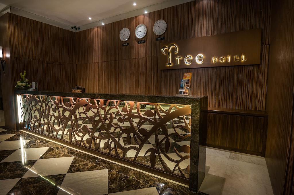 Tree Hotel Makassar Bagian luar foto