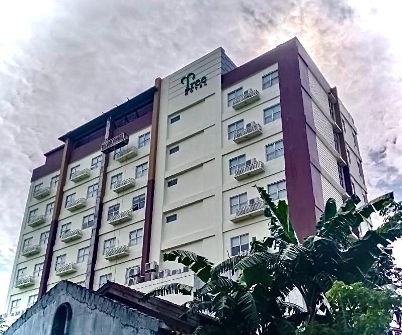 Tree Hotel Makassar Bagian luar foto